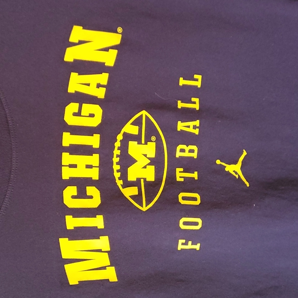 Nike Michigan football tee medium blue gold yellow short sleeves - Picture 2 of 7